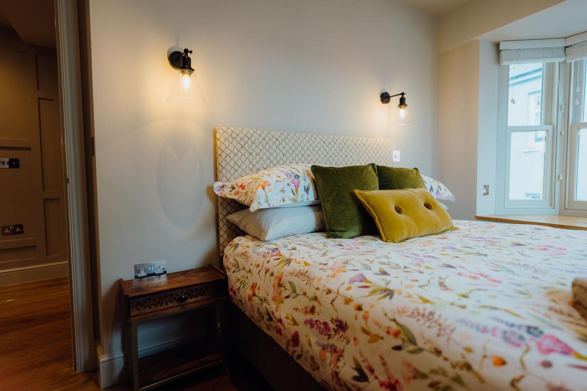 Luxury Sea-view In - Floral Corner